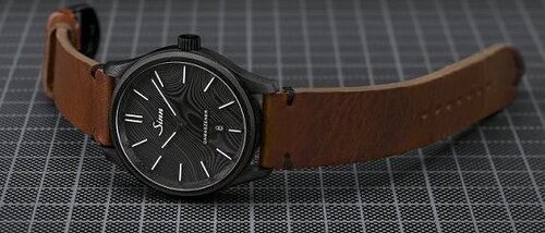 Часы 1800 S Damaszener от Sinn: сталь с изюминкой