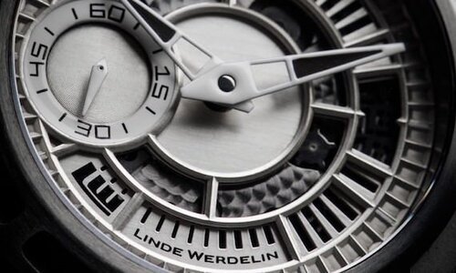 Перевести в ч/б: монохромная серия Linde Werdelin x TBlack