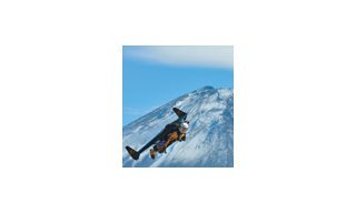 Джетмен от Breitling совершил первый полет в Азии