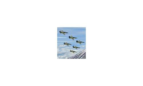 Пилотажная группа Breitling исполнила первое воздушное шоу европейских пилотов в Японии