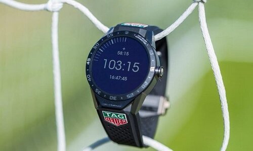 TAG Heuer присоединяется к судье во время Премьер-лиги