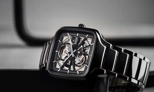 Новая версия модели Rado True Square Open Heart