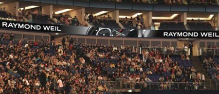 Реклама Raymond Weil на концерте в SSE Hydro в Глазго