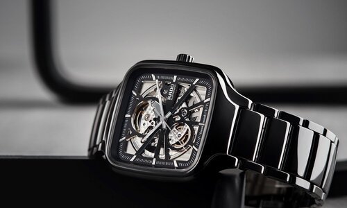 Новая версия модели Rado True Square Open Heart