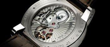 Задняя крышка Derrick Tourbillon от Louis Moinet