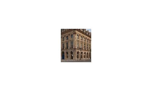 На Вандомской площади в Париже открылся новый ювелирно-часовой бутик Louis Vuitton