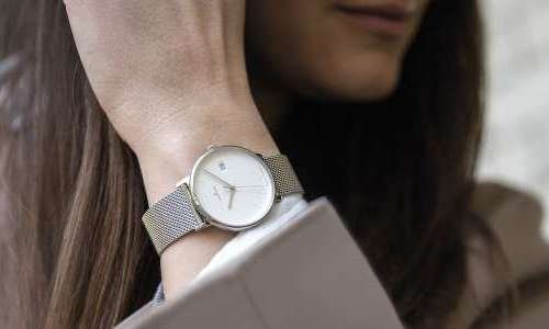 Junghans Form Damen: просто и стильно