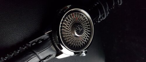 ArtyA выезжает на прогулку с часами Race 3D