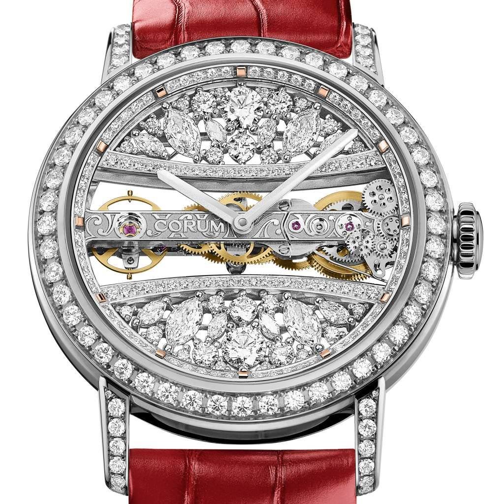 Golden Bridge от Corum: круглая 39мм модель с бриллиантами