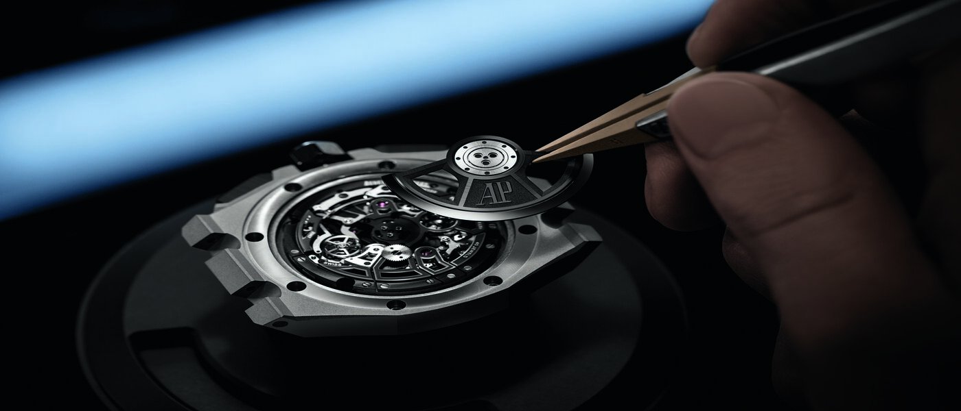 Audemars Piguet выпускает первый автоматический хронограф Royal Oak Offshore с парящим турбийоном
