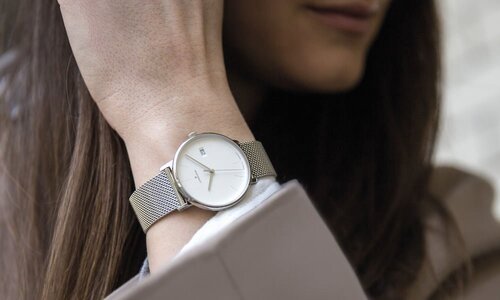 Junghans Form Damen: просто и стильно