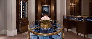 Внутри женевского бутика Harry Winston