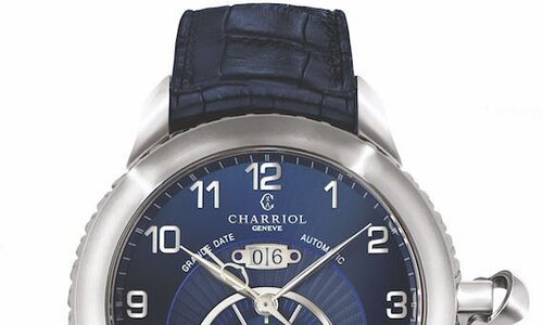 Grande Date GMT от Charriol в элегантном синем