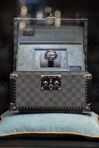 Интерьер нового ювелирно-часового магазина Louis Vuitton на Вандомской площади в Париже