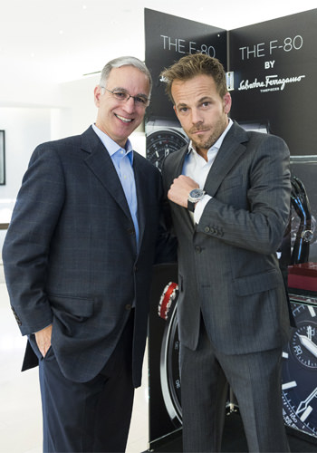 Стивен Дорфф (Stephen Dorff) демонстрирует свои новые часы F-80 от Salvatore Ferragamo