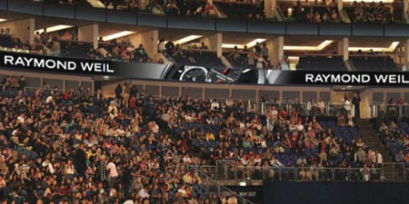 Реклама Raymond Weil на концерте в SSE Hydro в Глазго
