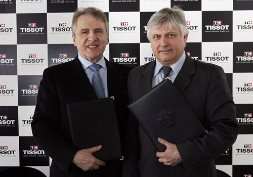 Исполнительный директор Tissot Франсуа Тьебо и Эрик Сайнтронд, генеральный секретарь FISU, на церемонии подписания соглашения