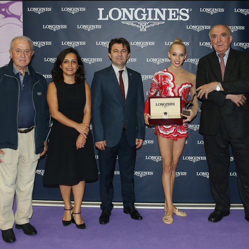 Яна Кудрявцева (Россия), призер Приза Longines за элегантность 2014 и победитель по результатам личного финального соревнования, и жюри: проф. Бруно Гранди, президент международной федерации гимнастики, Суат Селен, президент федерации гимнастики Турции, Озлем Кироглу, бренд-менеджер турецкой стороны и Вальтер фон Кэнель, президент Longines