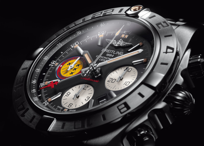 Chronomat 44 GMT Patrouille Suisse 50th Anniversary от Breitling (циферблат)