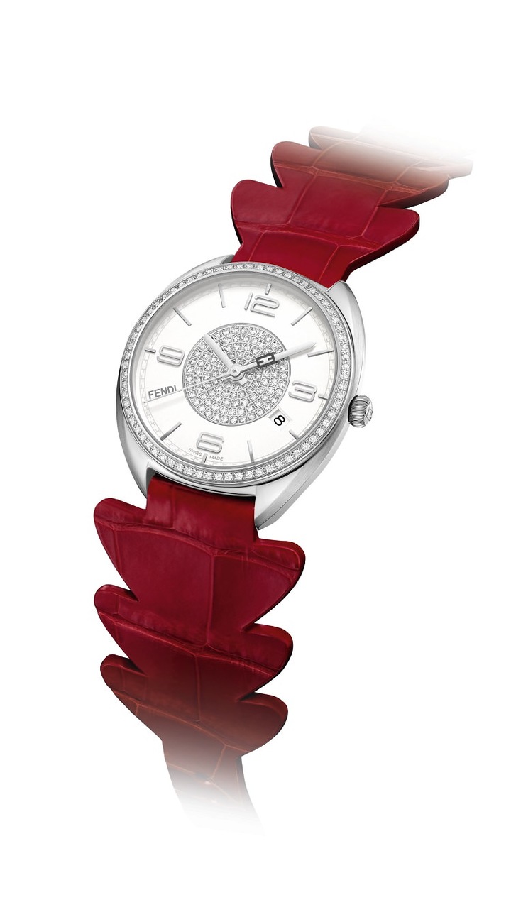 Часы Momento от Fendi