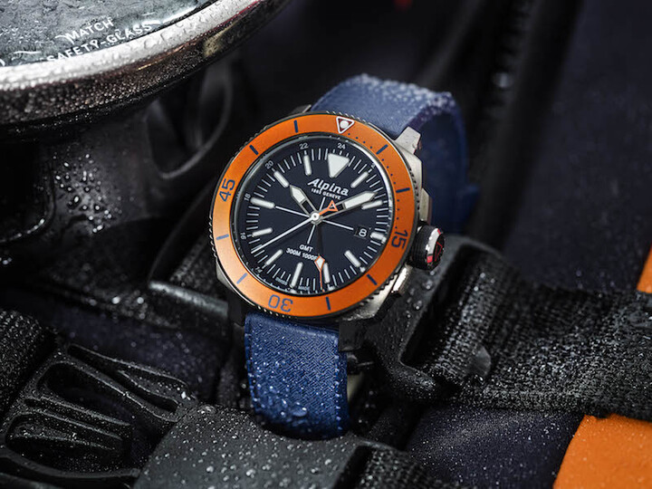 Модель Seastrong Diver с культовым оранжевым безелем