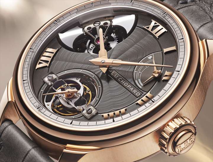 Модель L.U.C Full Strike Tourbillon также следует по стопам часов с минутным репетиром L.U.C Full Strike от Chopard, первая этическая версия из розового золота которых была удостоена награды Aiguille d'Or за лучший показ на Гран-при Женевского часового дома 2017 года.