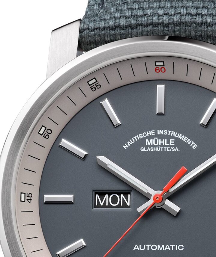 Прямолинейные часы 29er Tag/Datum от Mühle-Glashütte