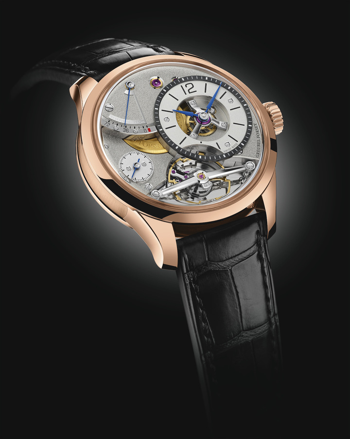 Первая новинка, представленная в 2021 году Greubel Forsey, - Balancier Contemporain из красного золота 5N. Механизм диаметром всего 39,6 мм является самым маленьким, когда-либо созданным в мастерских бренда.
